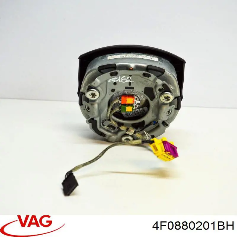 Подушка безопасности водителя 4F0880201BH VAG