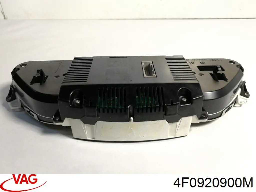 Приборная доска (щиток приборов) VAG 4F0920900M цена, от 63.35 USD
