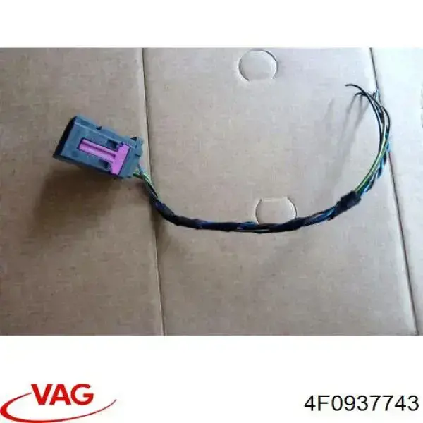 Разъем (фишка) генератора 4F0937743 VAG