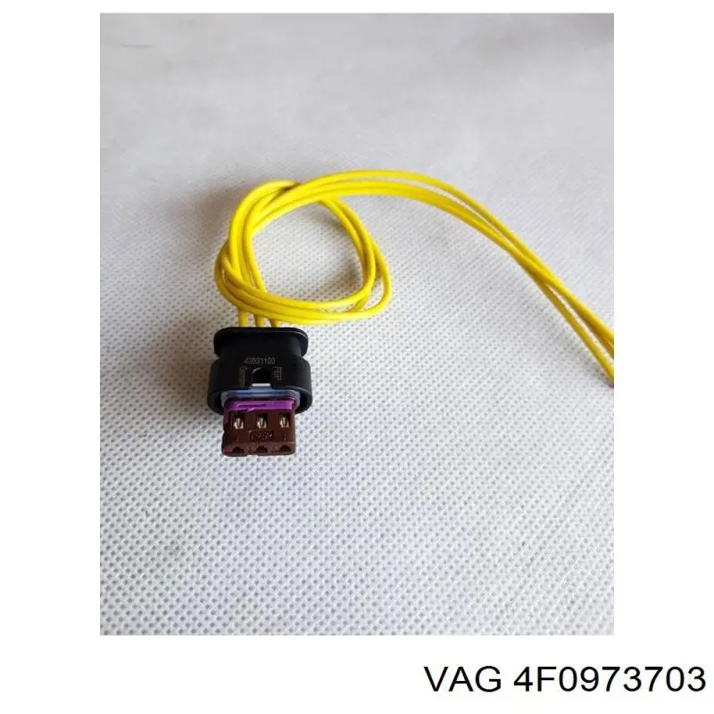 Разъем (фишка) универсальный 4F0973703 VAG