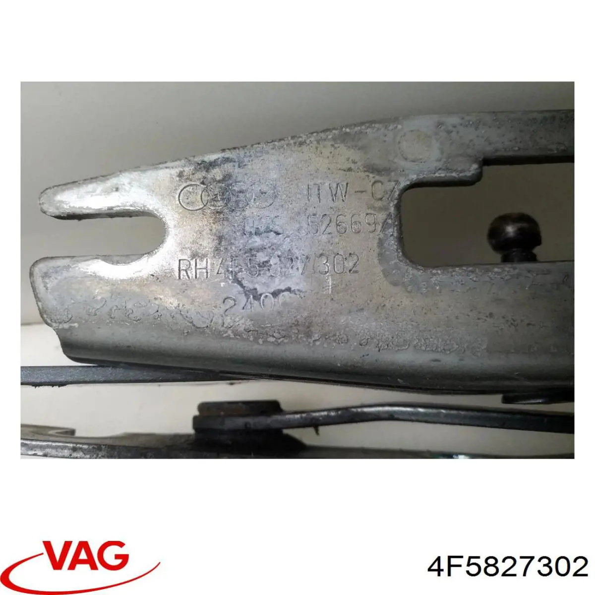 Купить 4F5827302D VAG Завеса крышки багажника