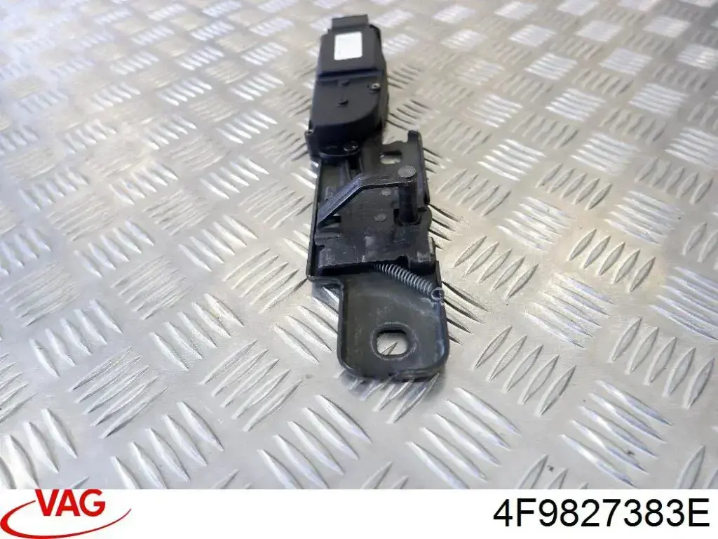 Актуатор замка багажника 4F9827383E VAG