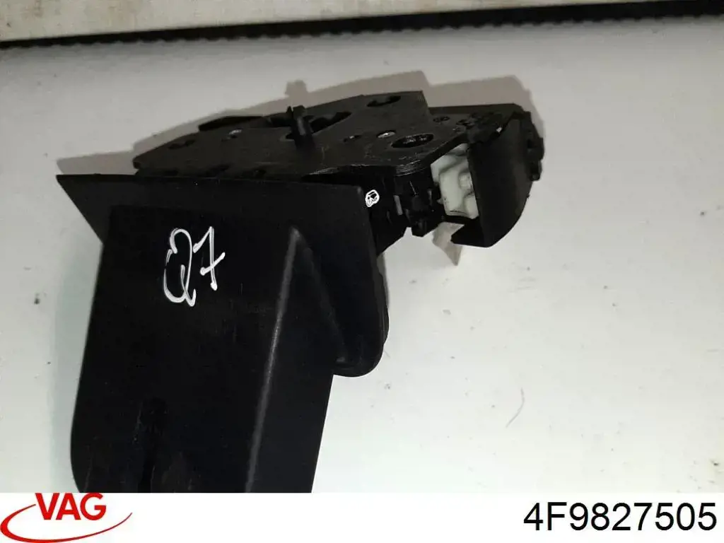 Замок двери багажника VAG 4F9827505 цена, от 16.57 USD