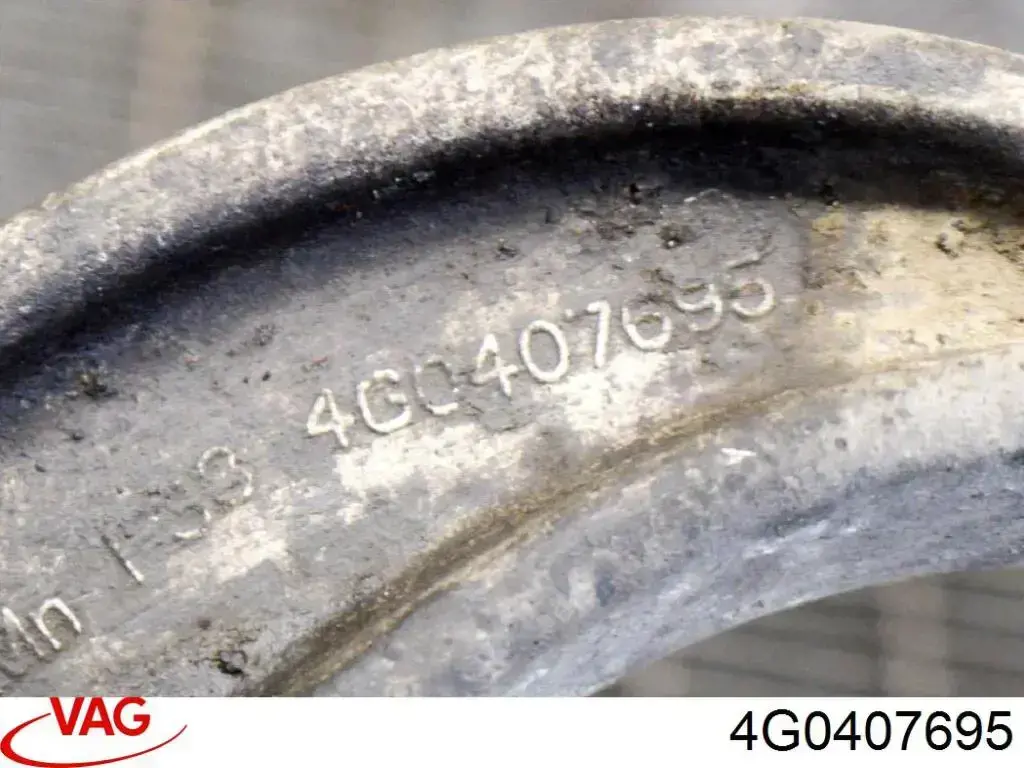 Рычаг передней подвески левый 4G0407695 VAG