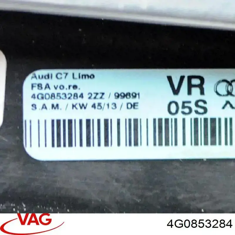 Молдинг опускного стекла двери передней правой 4G0853284 VAG