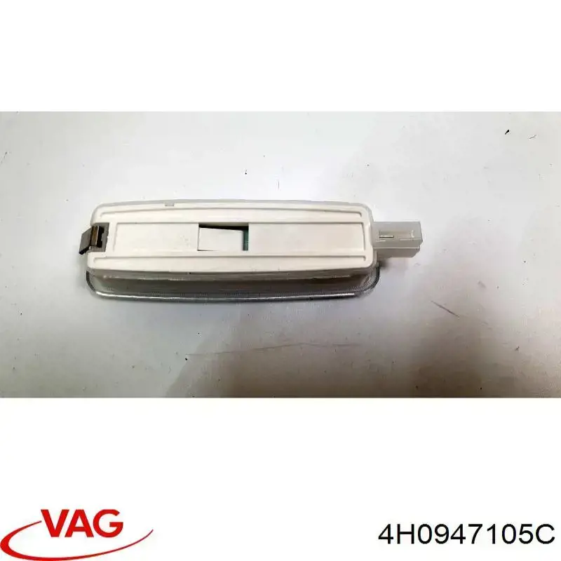 Купить 4H0947105C VAG Плафон салона