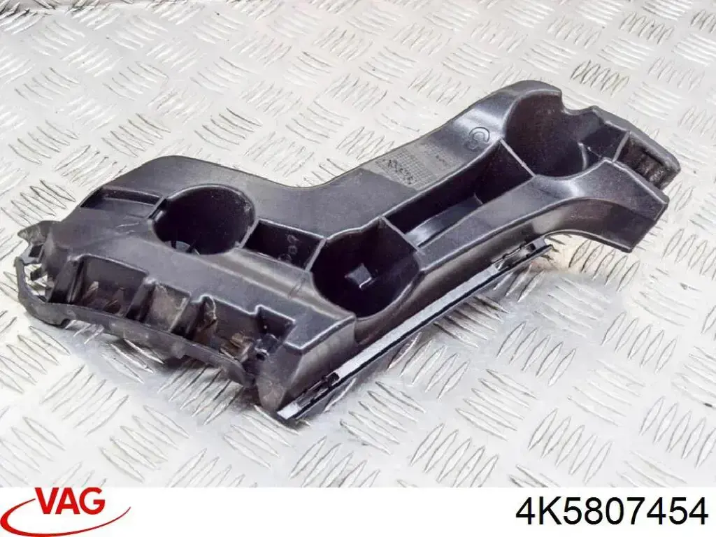 Купить 4K5807454 VAG Правый кронштейн крепления бампера заднего