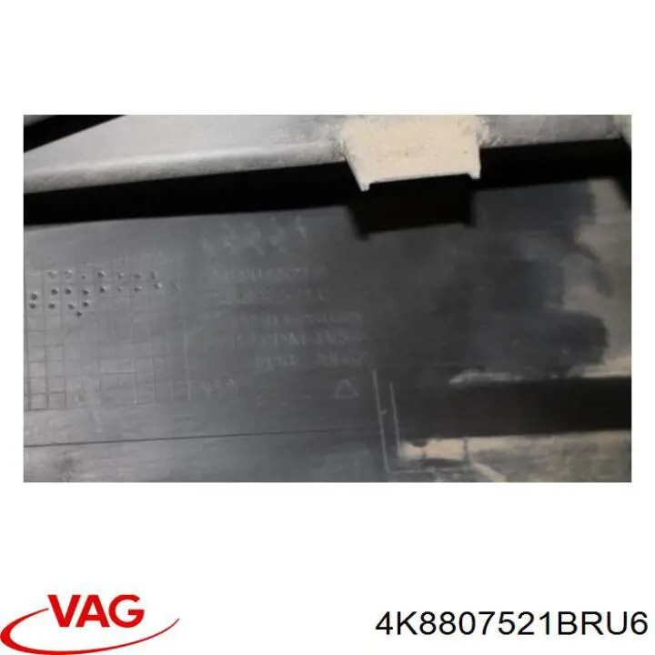 4K8807521BRU6 VAG Молдинг бампера заднего