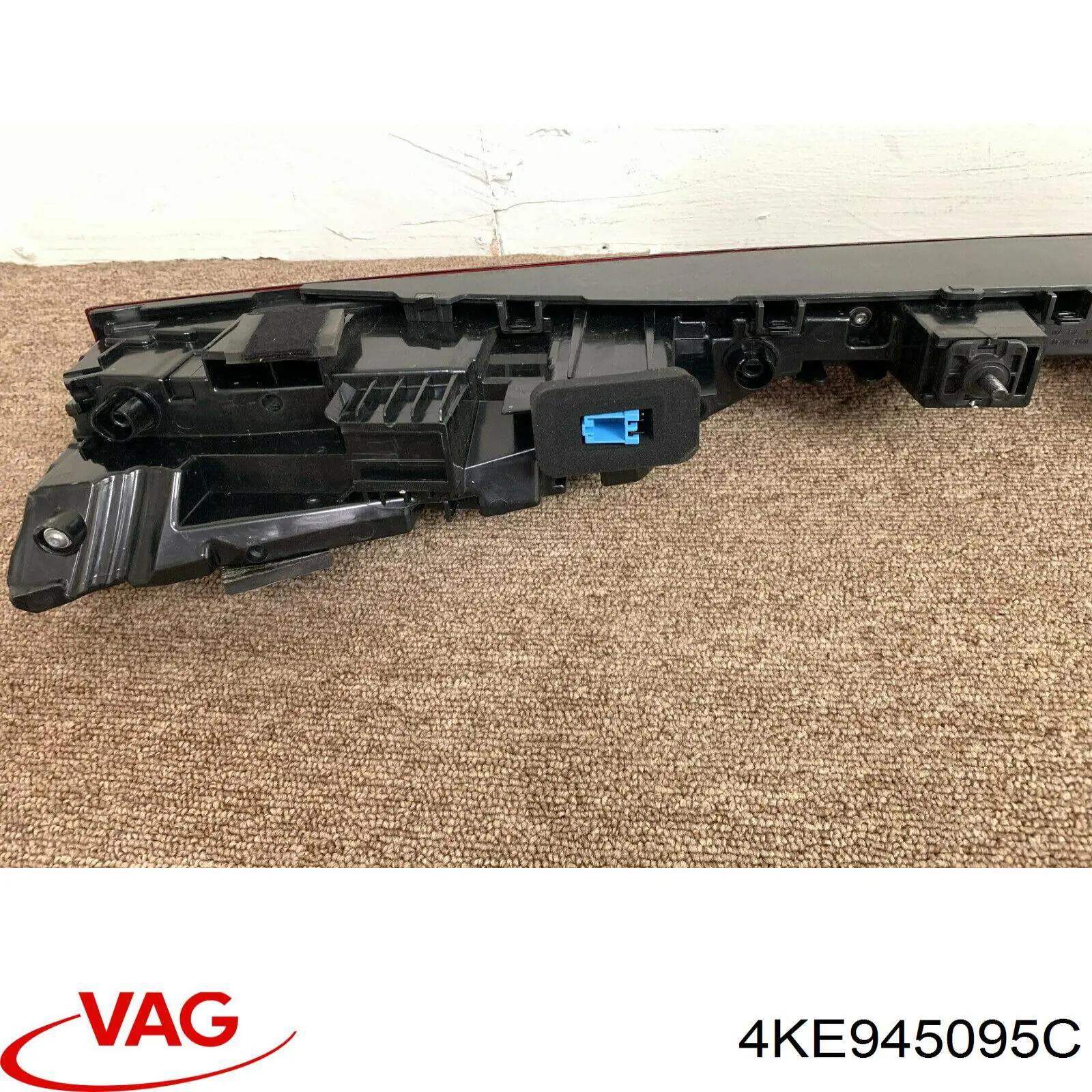 Купить 4KE945095C VAG Фонарь багажника