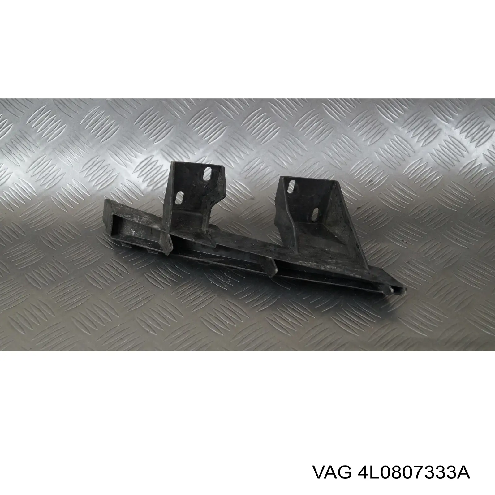 Купить 4L0807333A VAG Крепление бампера