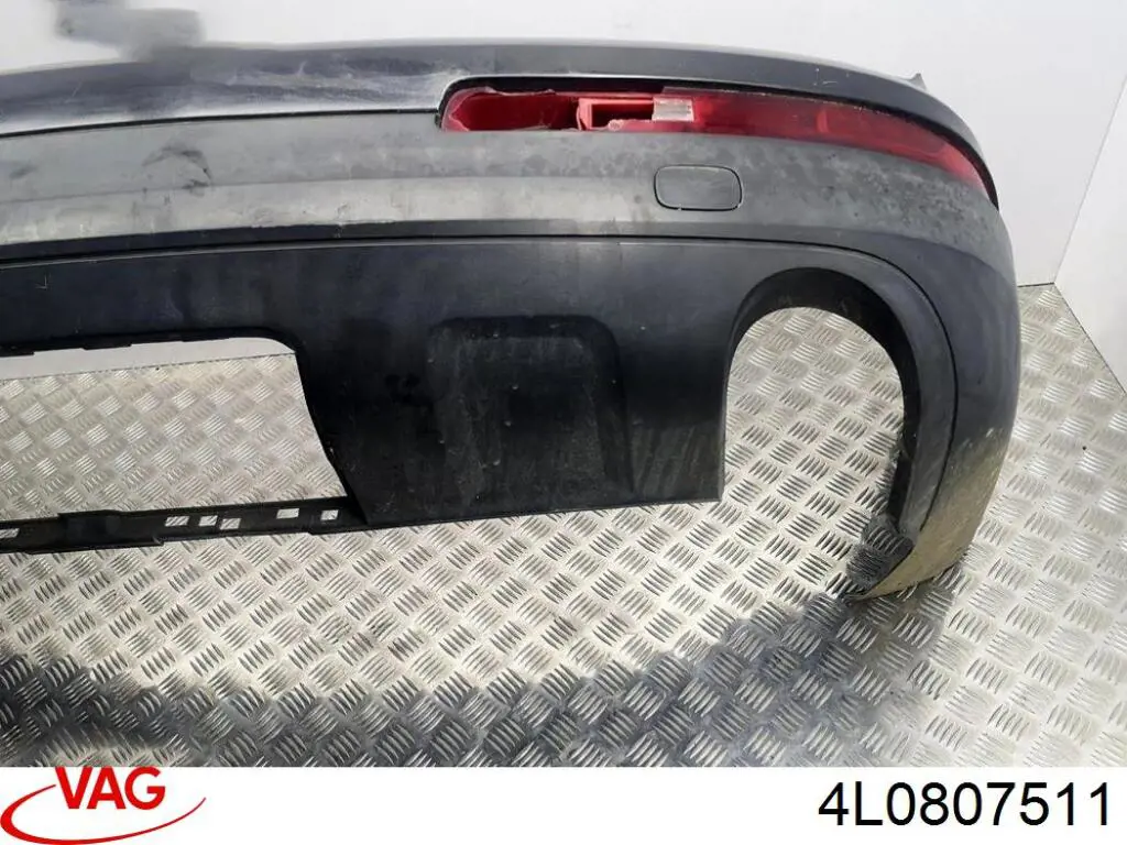 Задний бампер 4L0807511 VAG