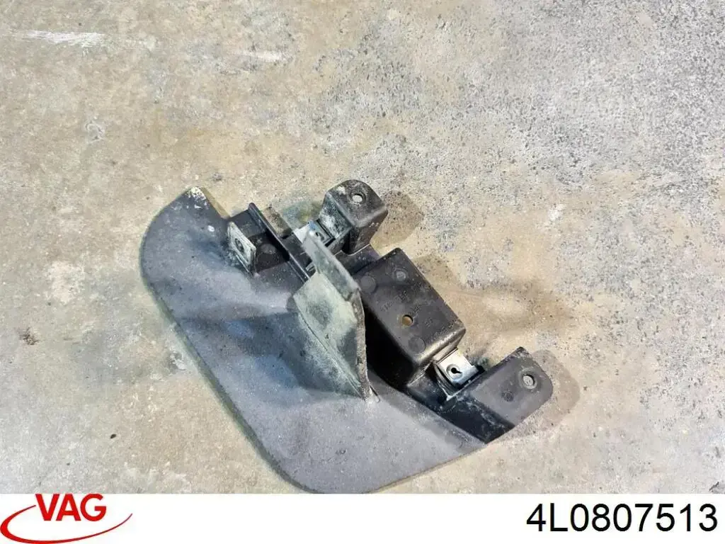 Спойлер переднего бампера левый VAG 4L0807513 цена, от 19.00 USD