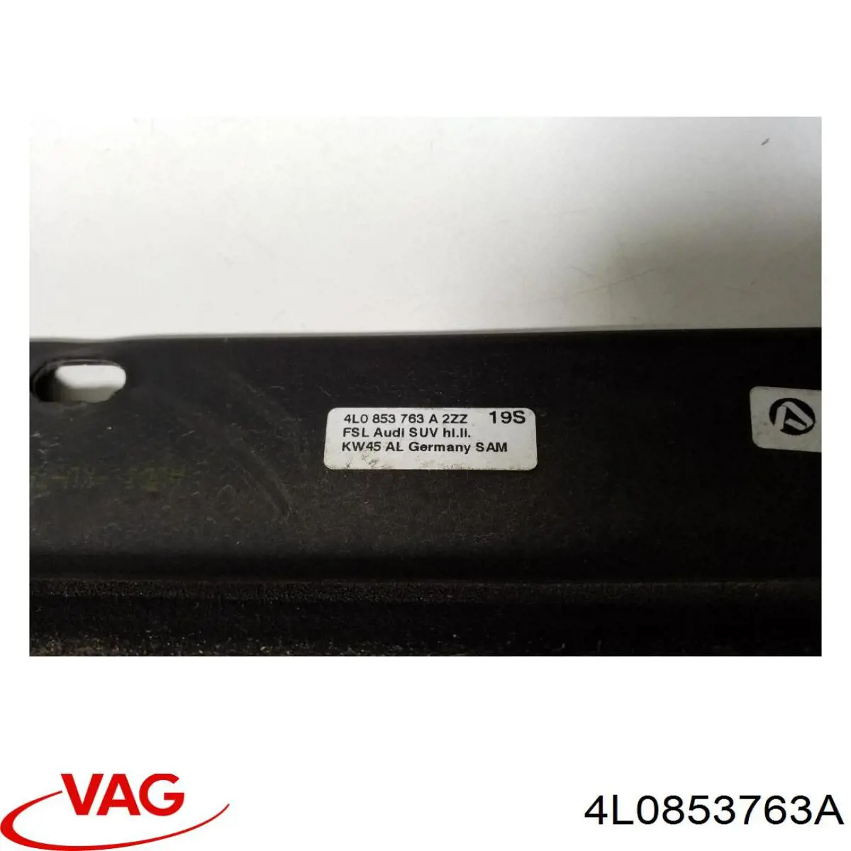 Молдинг стекла заднего левый 4L0853763A VAG