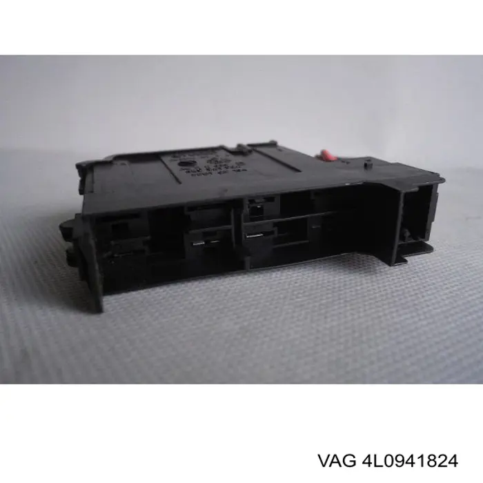 4L0941824 VAG Блок предохранителей задний салонный