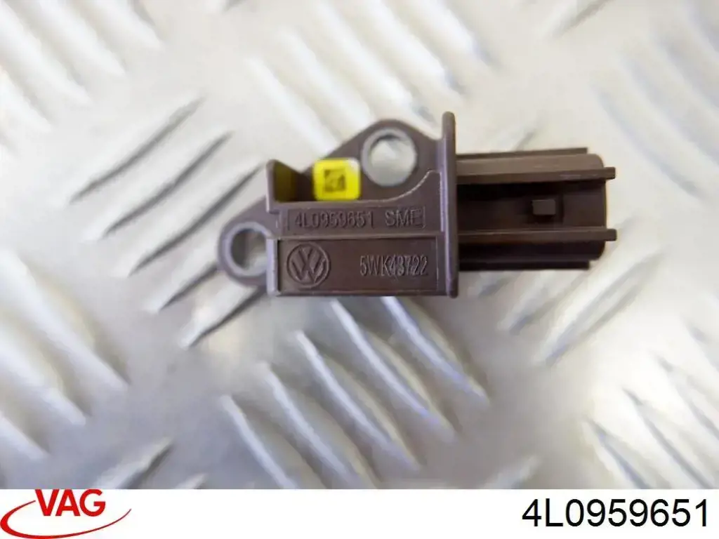 Датчик Айрбег передний VAG 4L0959651