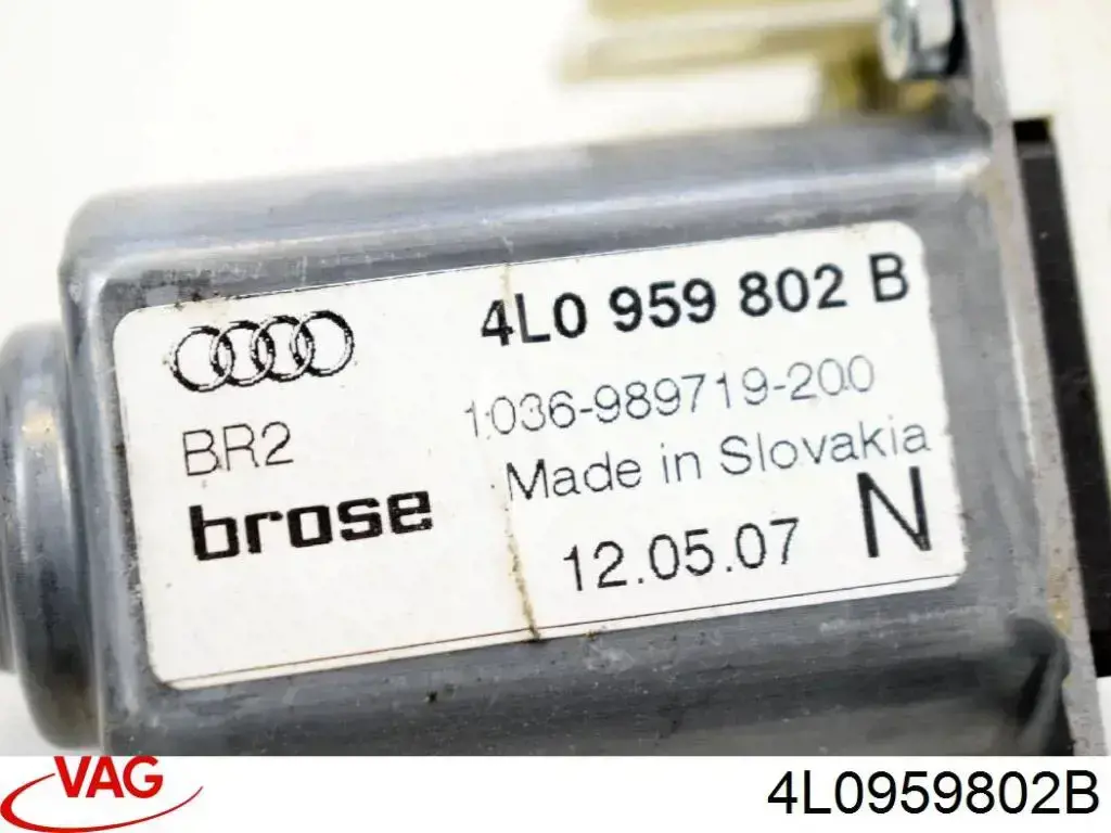Мотор стеклоподъемника двери задней правой 4L0959802B VAG