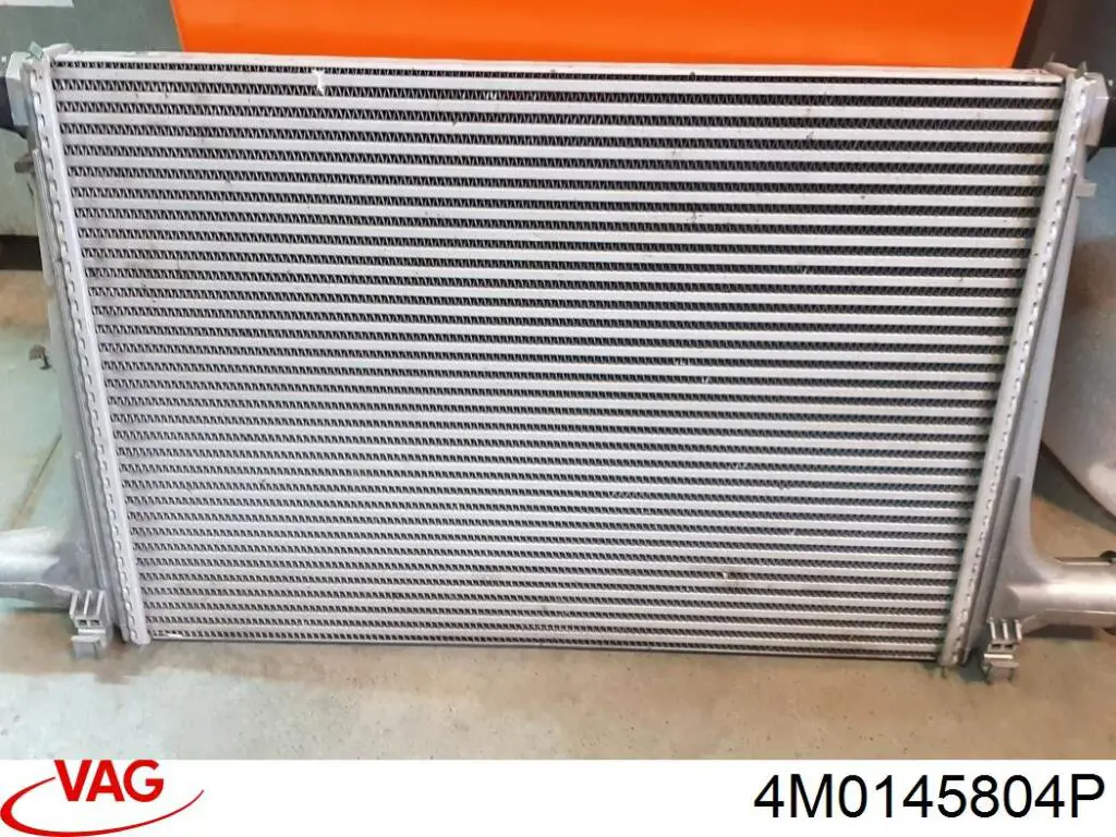 Радиатор интеркуллера VAG 4M0145804P