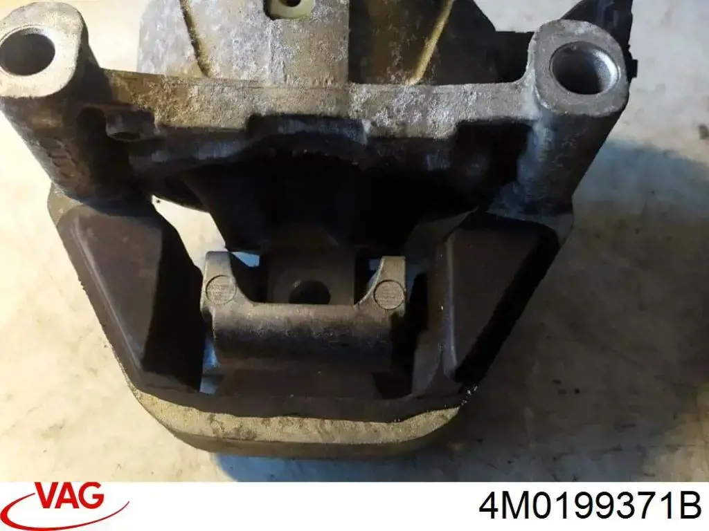 Левая подушка двигателя 4M0199371B Borsehung