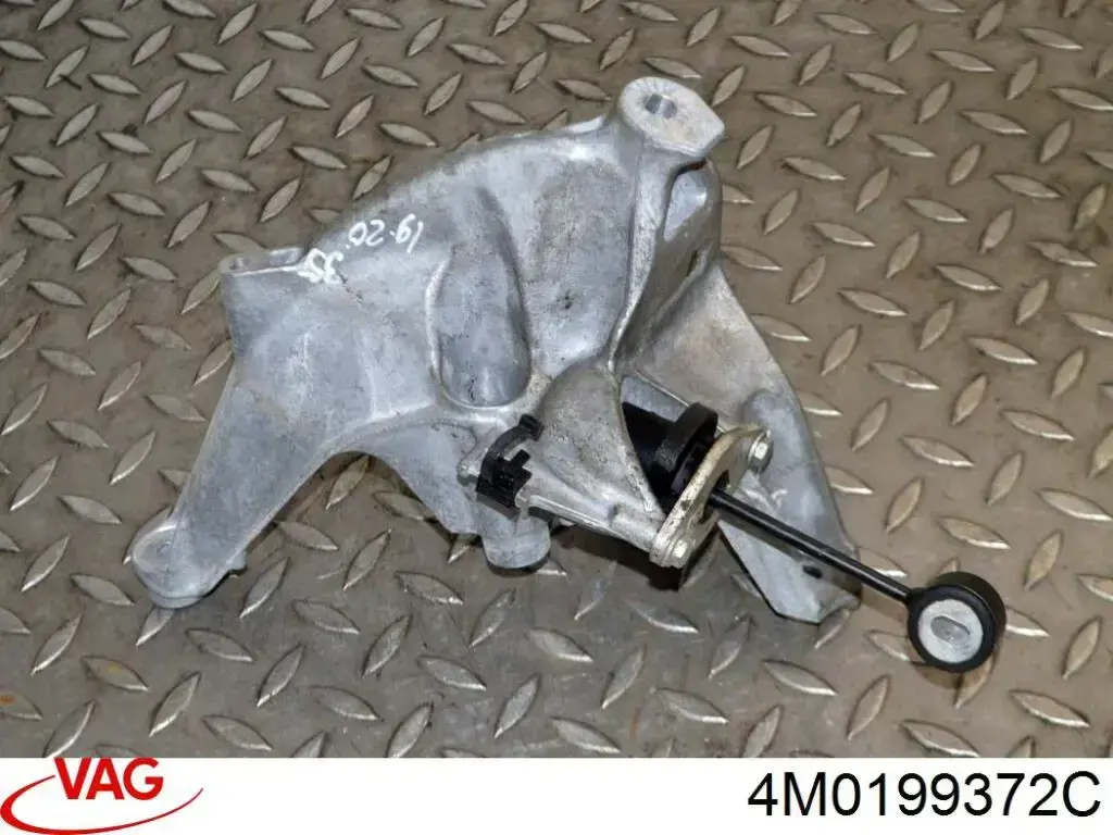 Правая подушка двигателя 4M0199372HC VAG