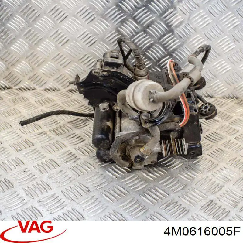 Компрессор пневмоподкачки (амортизаторов) 4M0616005F VAG