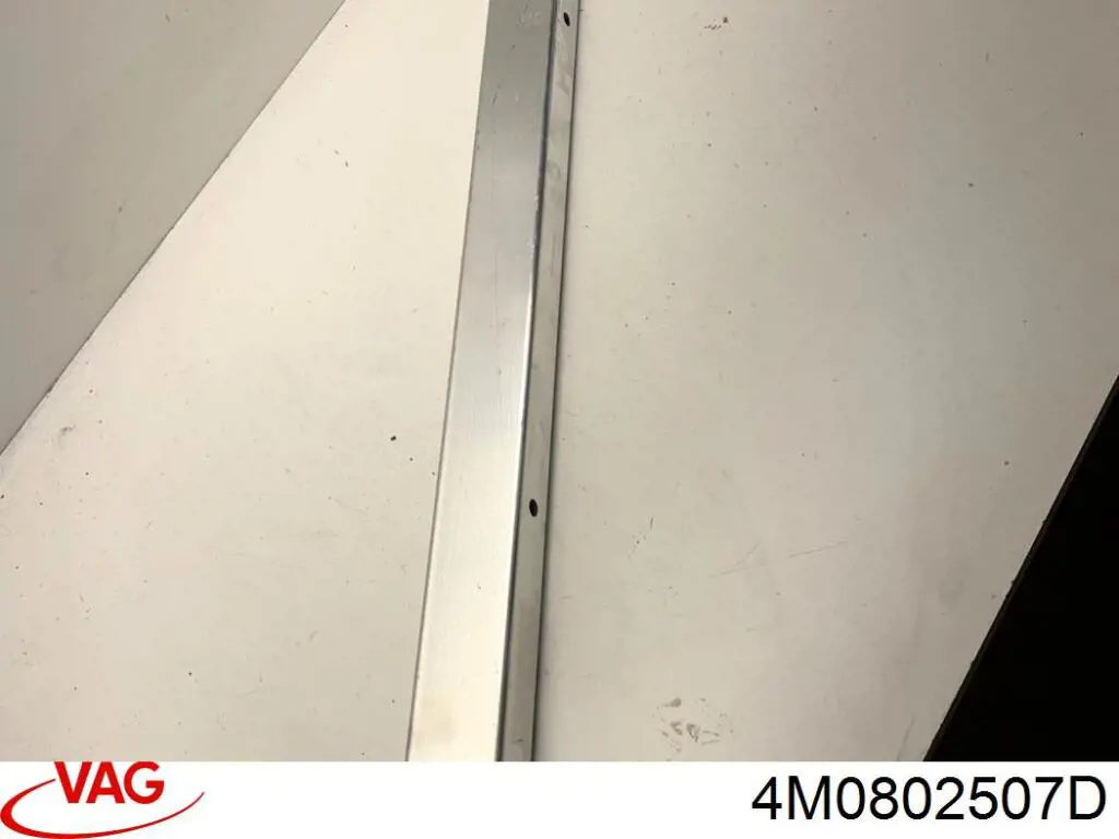 4M0802507F VAG Кронштейн усилителя переднего бампера