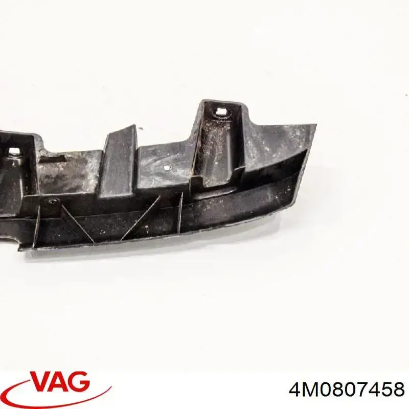 4M0807458 VAG Кронштейн бампера заднего центральный