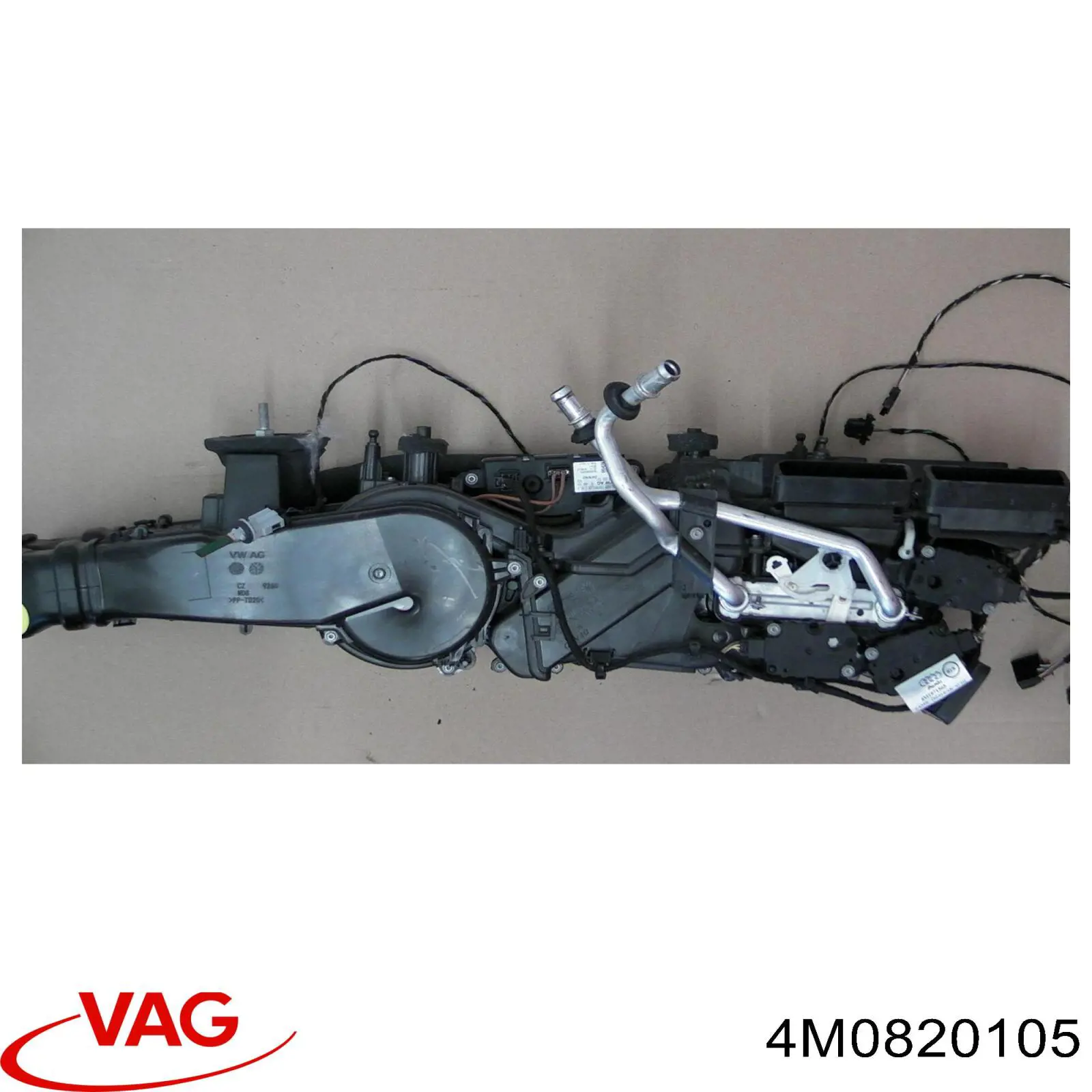 4M0820105 VAG Испаритель кондиционера задний