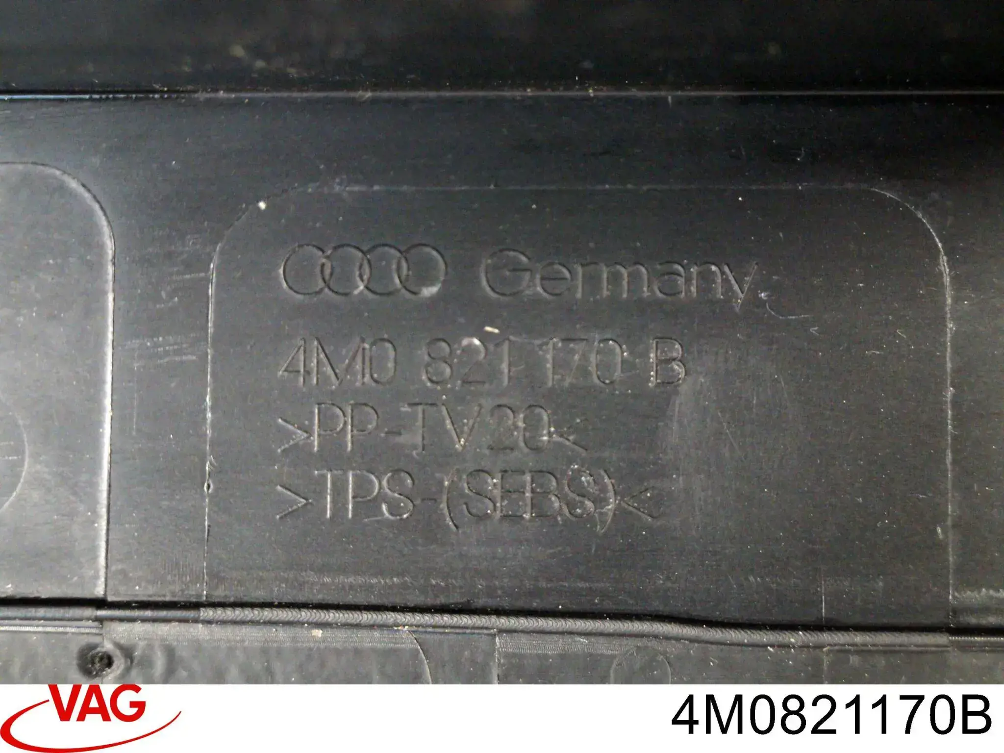 Купить 4M0821170B VAG Уплотнитель капота