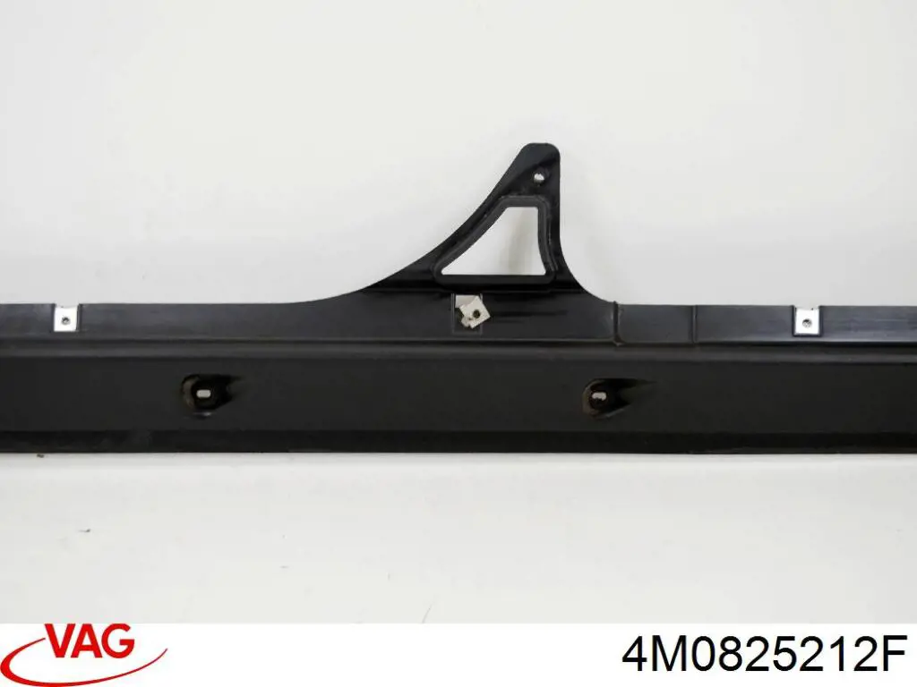 4M0825212G VAG Защита днища правая