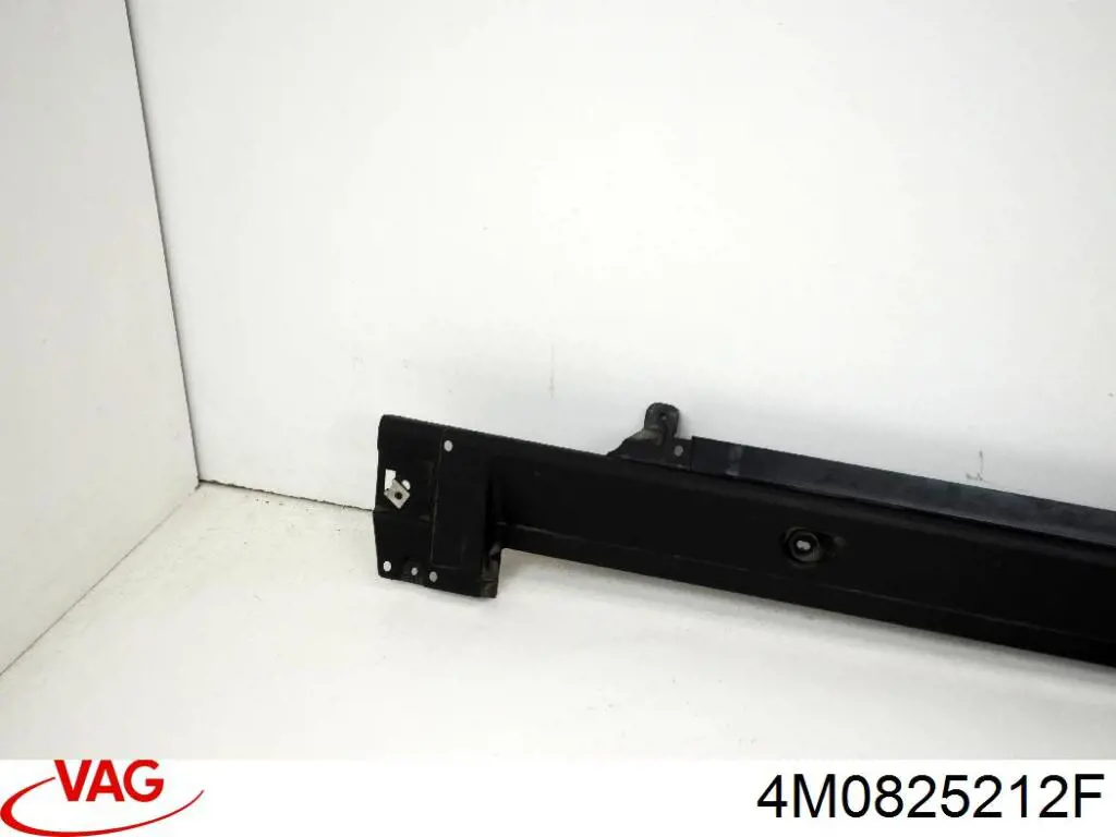 Защита днища, правая VAG 4M0825212G