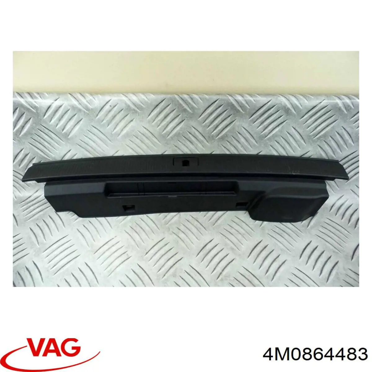 Облицовка задней панели багажника VAG 4M0864483B цена, от 34.57 USD