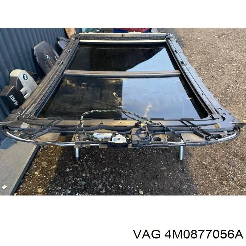 Крышка люка крыши задняя VAG 4M0877056A цена, от 253.39 USD