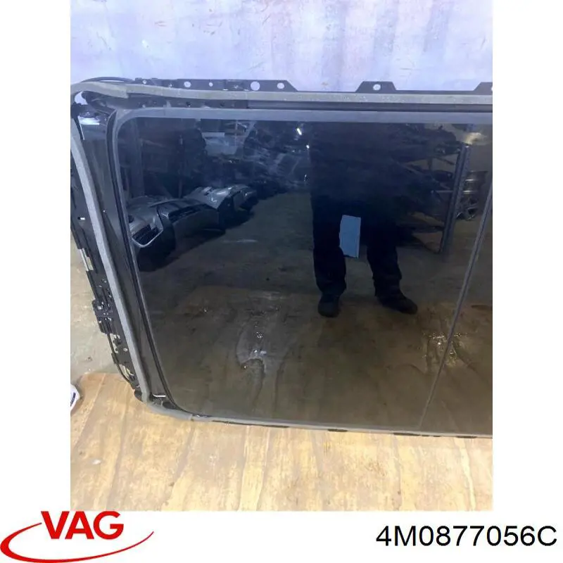 Крышка люка крыши задняя 4M0877056A VAG