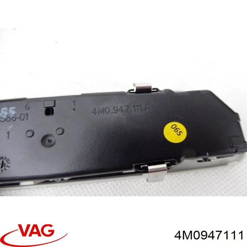 Плафон освещения салона (кабины) задний VAG 4M0947111ET1 цена, от 12.67 USD