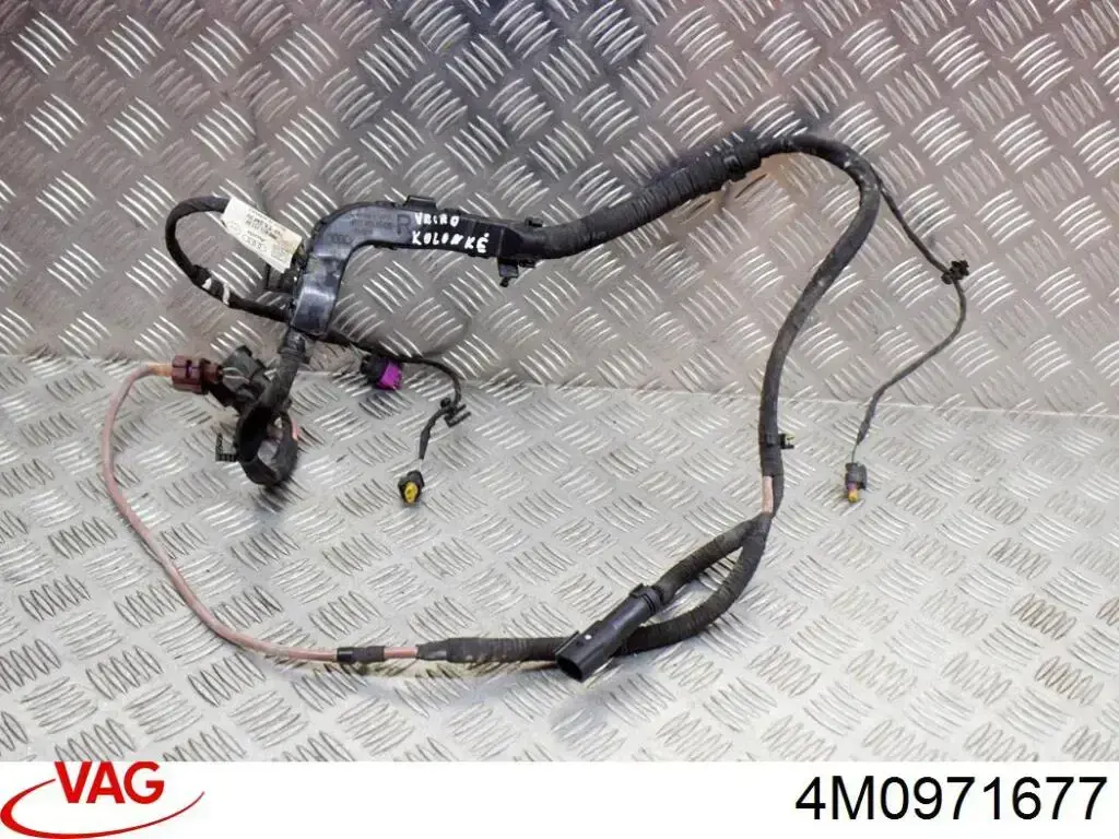 Купить 4M0971677 VAG Кабель антенны магнитоллы
