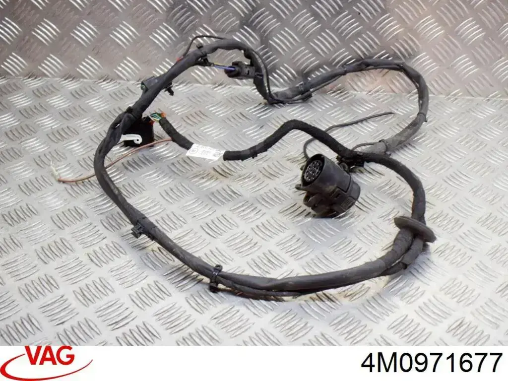 Кабель антенны магнитоллы 4M0971677 VAG