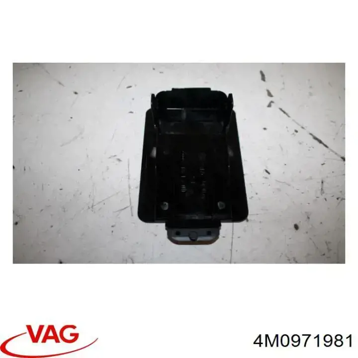 Купить 4M0971981 VAG Крышка блока предохранителей