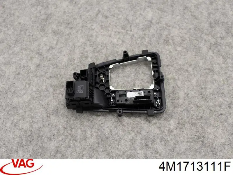 Облицовка рычага переключения передач АКПП VAG 4M1713111FMNC