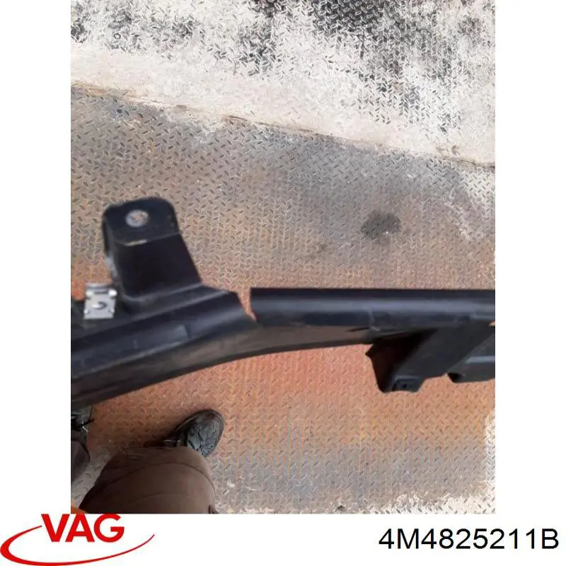 Накладка (молдинг) порога наружная левая VAG 760825201A цена, от 99.01 USD