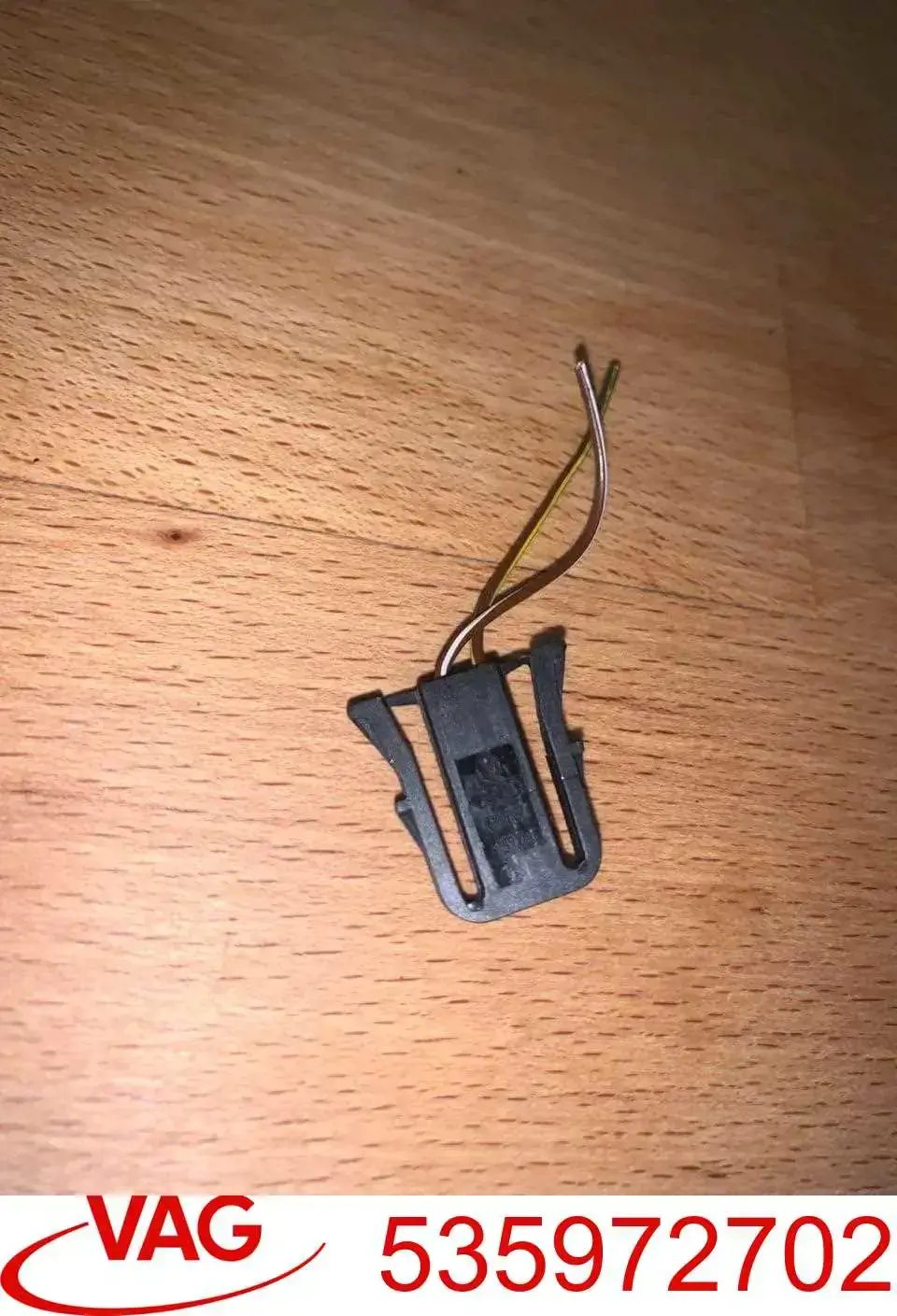 Разъем (фишка) фонаря подсветки номерного знака VAG 535972702 цена, от 2.53 USD