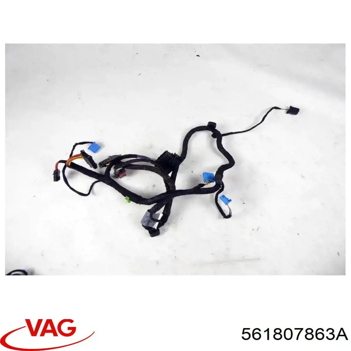 Кронштейн бампера заднего центральный VAG 561807863A цена, от 20.50 USD