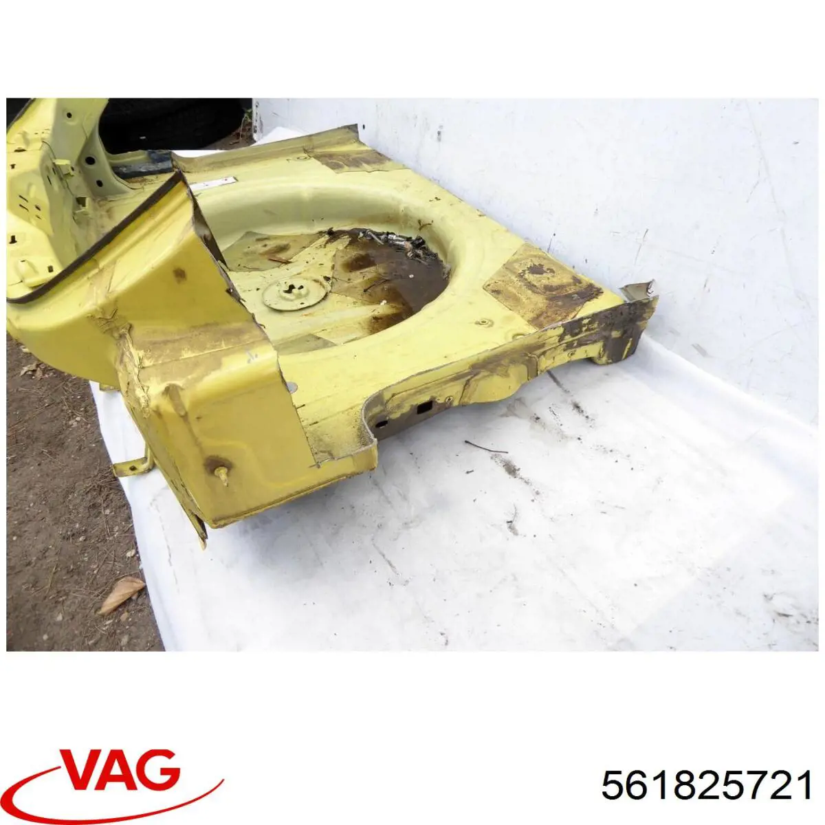  VAG 561825721