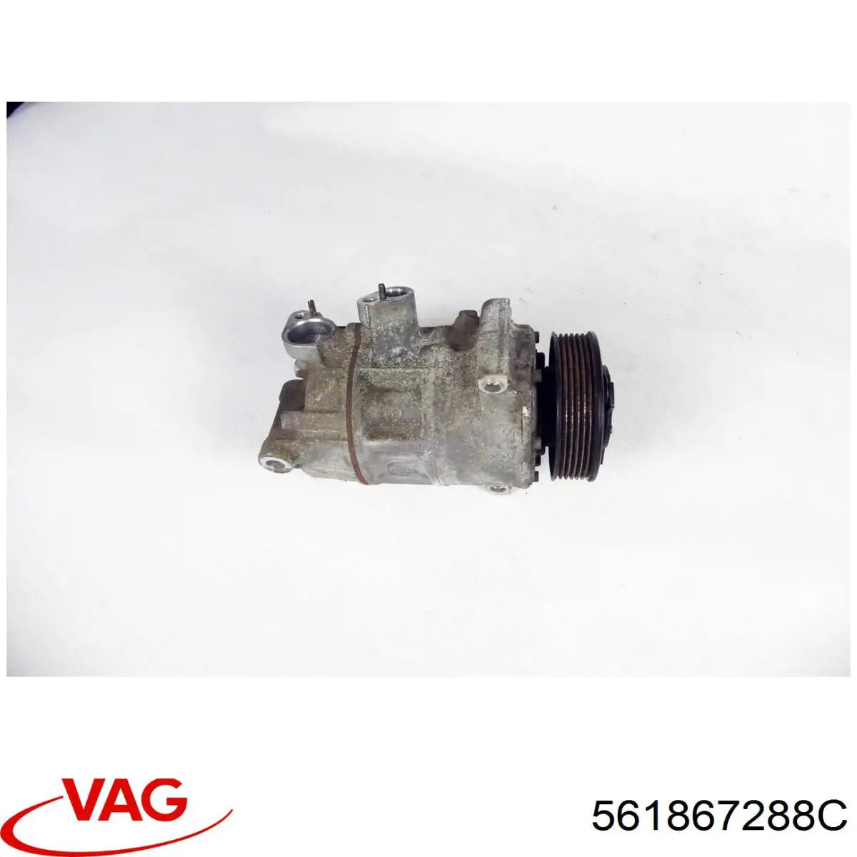 Купить 561867288C VAG Обшивка стойки кузова внутренняя задняя правая