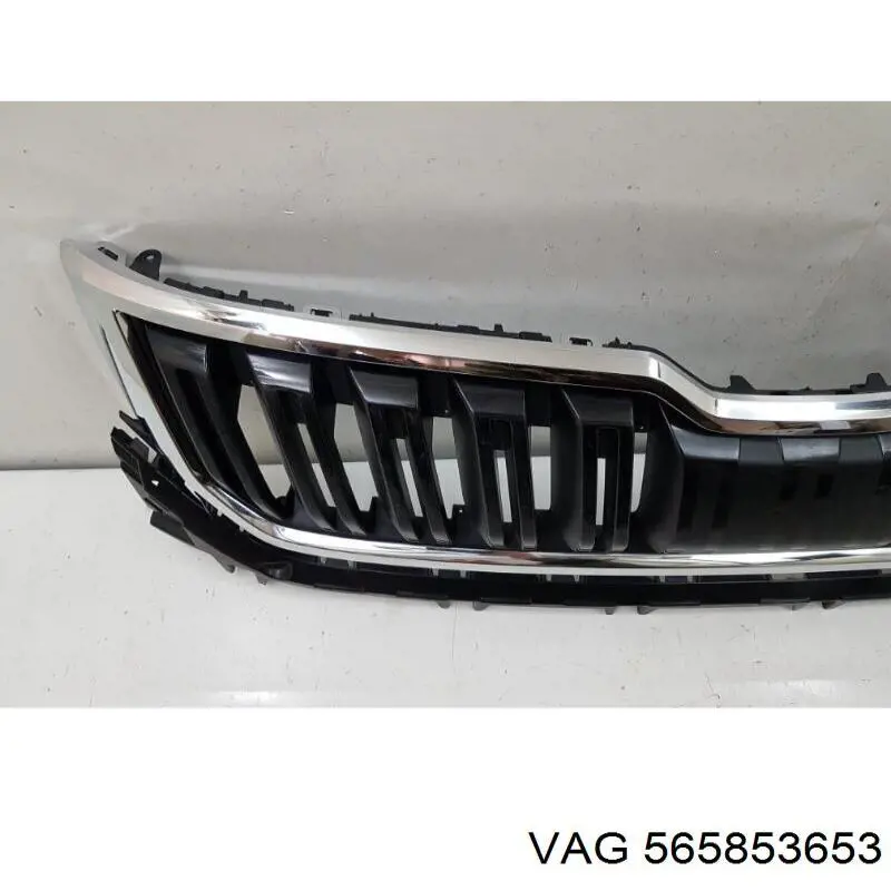 565853653 VAG Решетка радиатора