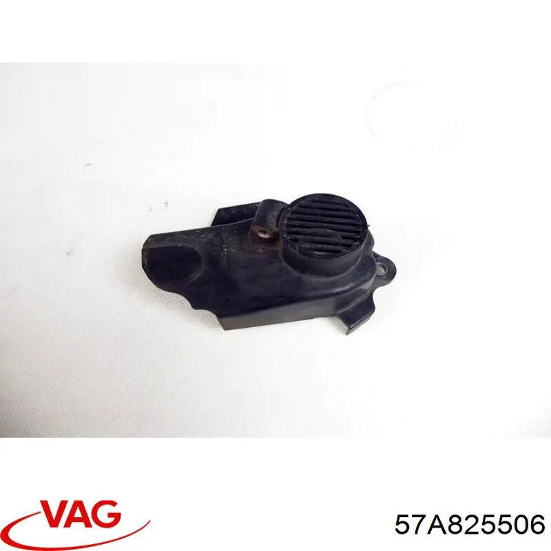 57A825506 VAG Защита днища правая