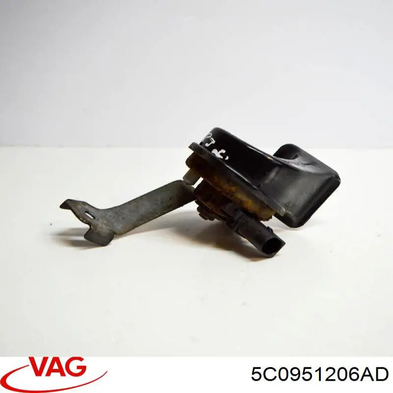  VAG 5C0951206AD цена, от 19.00 USD