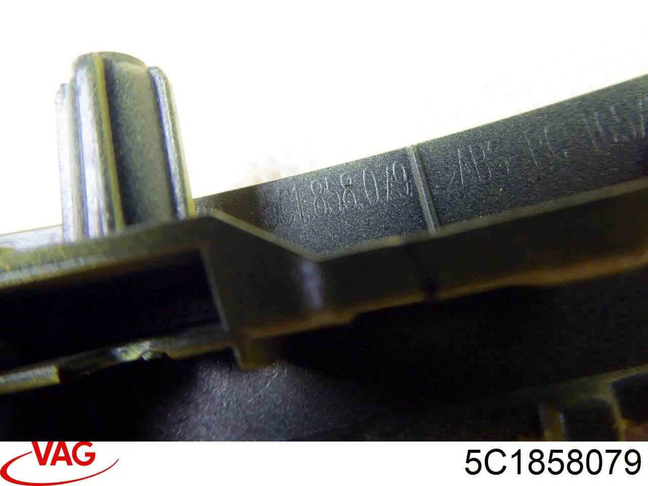  VAG 5C1858079