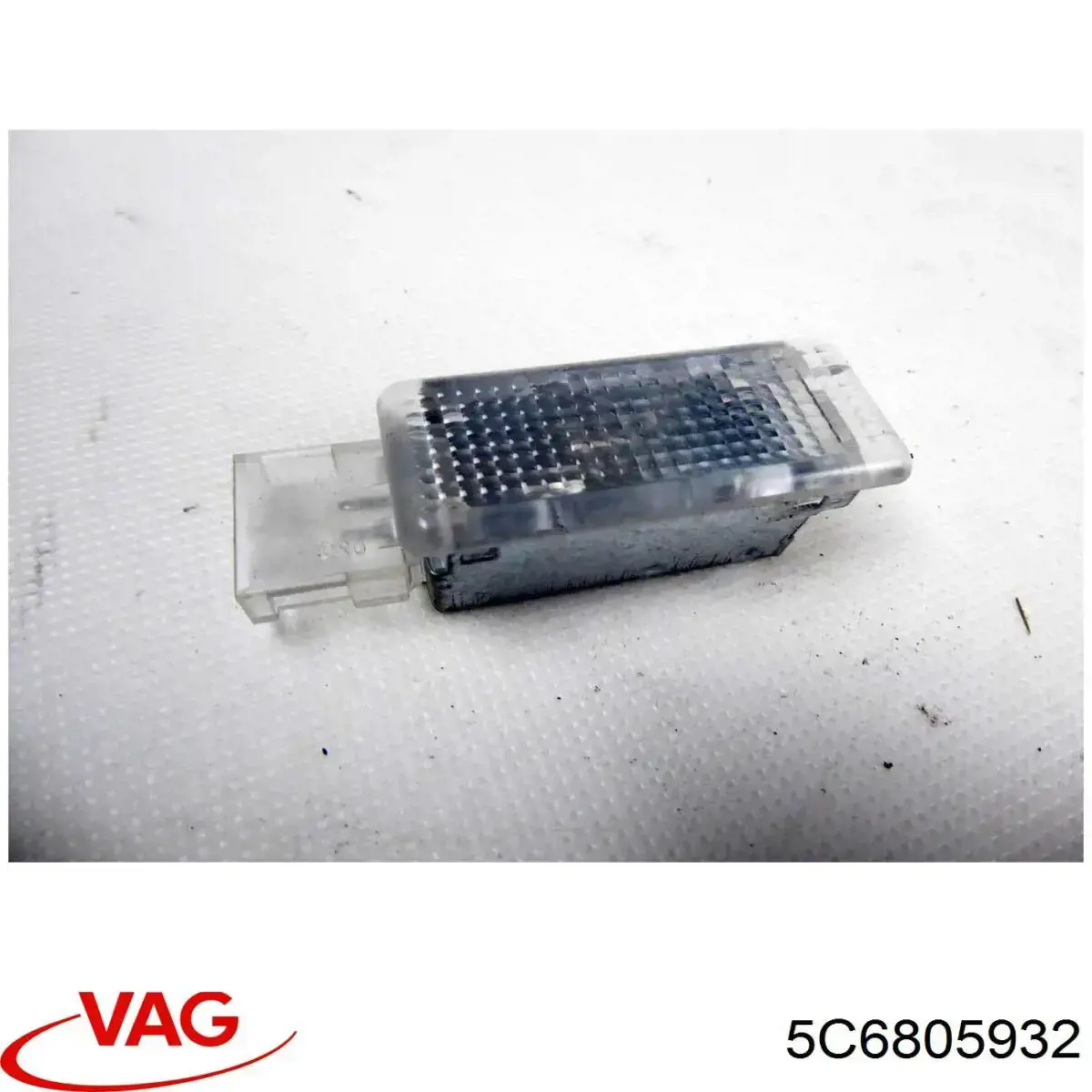 Купить 5C6805932 VAG Кронштейн (адаптер) крепления фары передней правой