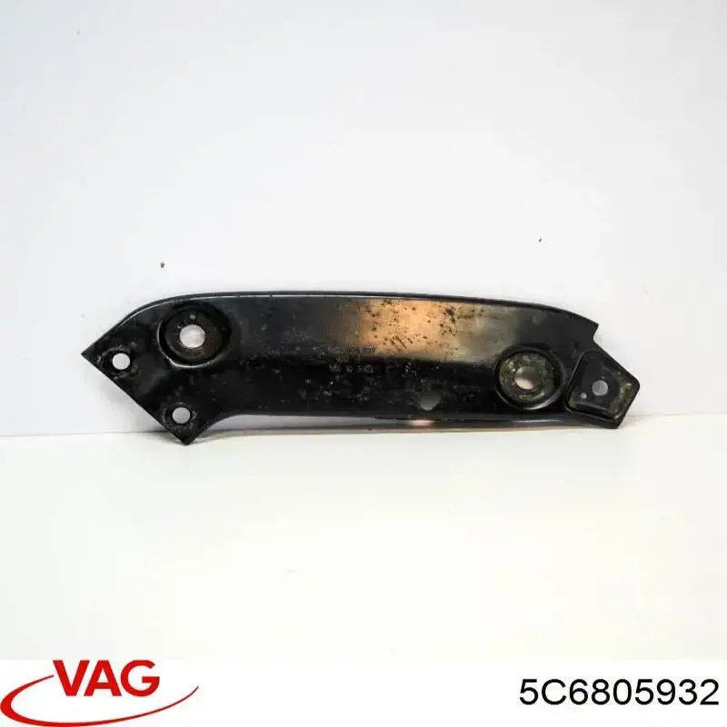 Кронштейн (адаптер) крепления фары передней правой VAG 5C6805932