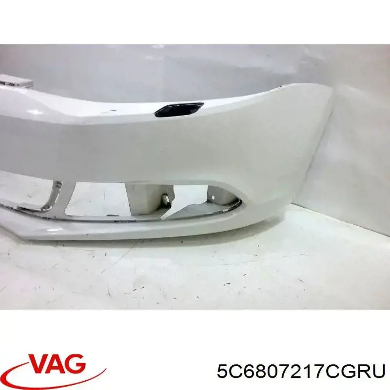 Передний бампер 5C6807217CGRU VAG